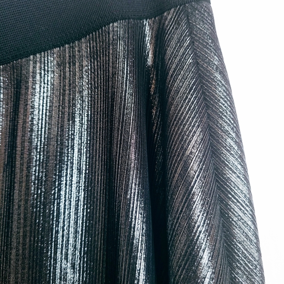 Metallic Silver & Black Pleated Midi Skirt Size 0X - Picture 3 of 14